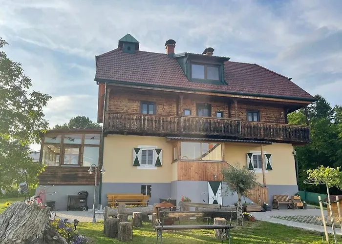 Uriges Bauernhaus Mit Blick Auf Graz
