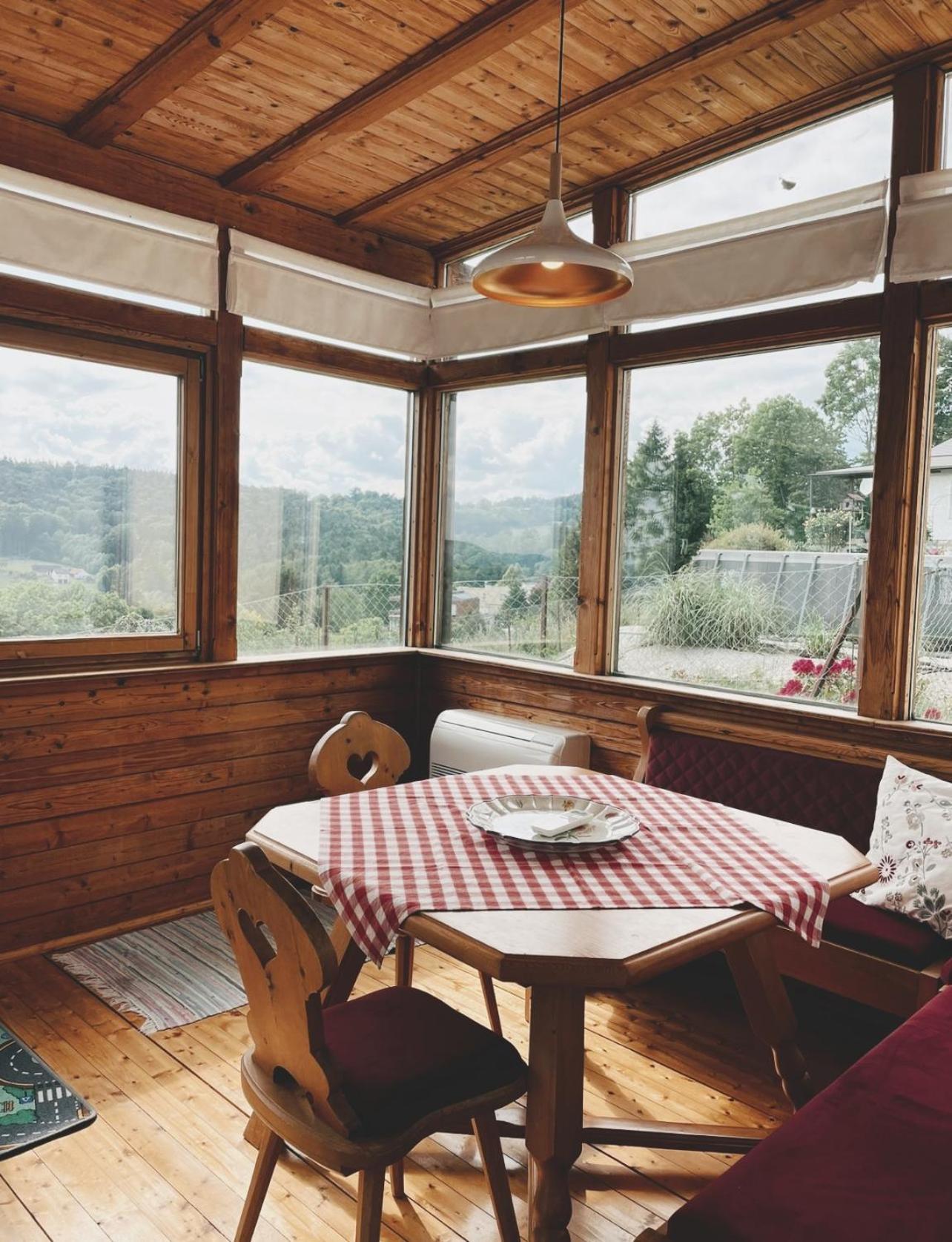 Uriges Mit Blick Auf Appartement